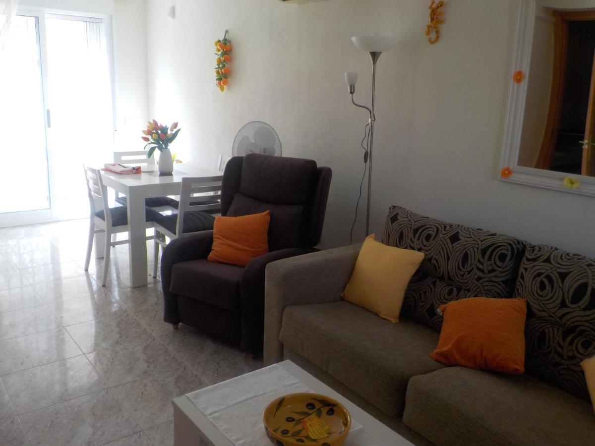 Villa Casa La Zenia Elite Townhouse With Shared Pool And 10 Minutes Walk To Beach Orihuela Exterior foto