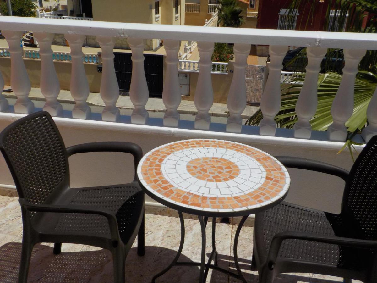 Villa Casa La Zenia Elite Townhouse With Shared Pool And 10 Minutes Walk To Beach Orihuela Exterior foto