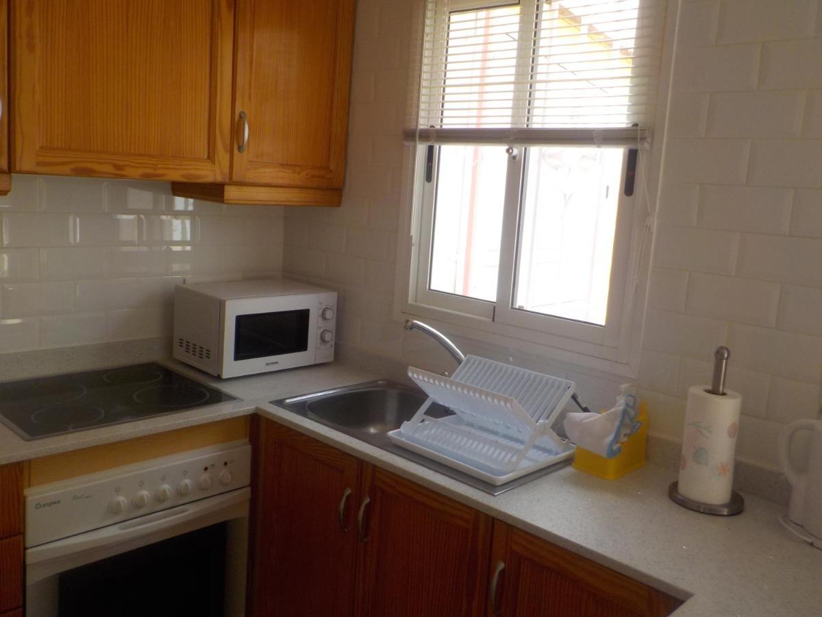 Villa Casa La Zenia Elite Townhouse With Shared Pool And 10 Minutes Walk To Beach Orihuela Exterior foto