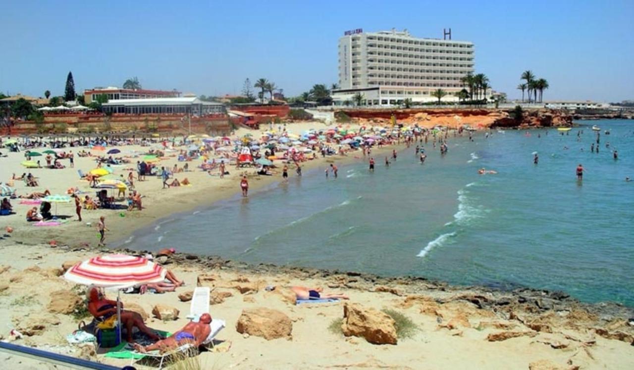 Villa Casa La Zenia Elite Townhouse With Shared Pool And 10 Minutes Walk To Beach Orihuela Exterior foto