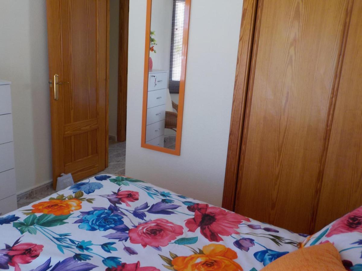 Villa Casa La Zenia Elite Townhouse With Shared Pool And 10 Minutes Walk To Beach Orihuela Exterior foto